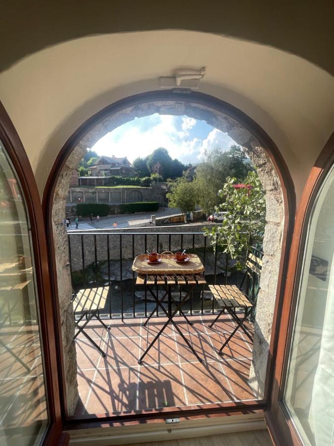Apartamento Colgante Al Rio Con Vistas Al Puente Кампродон Екстериор снимка