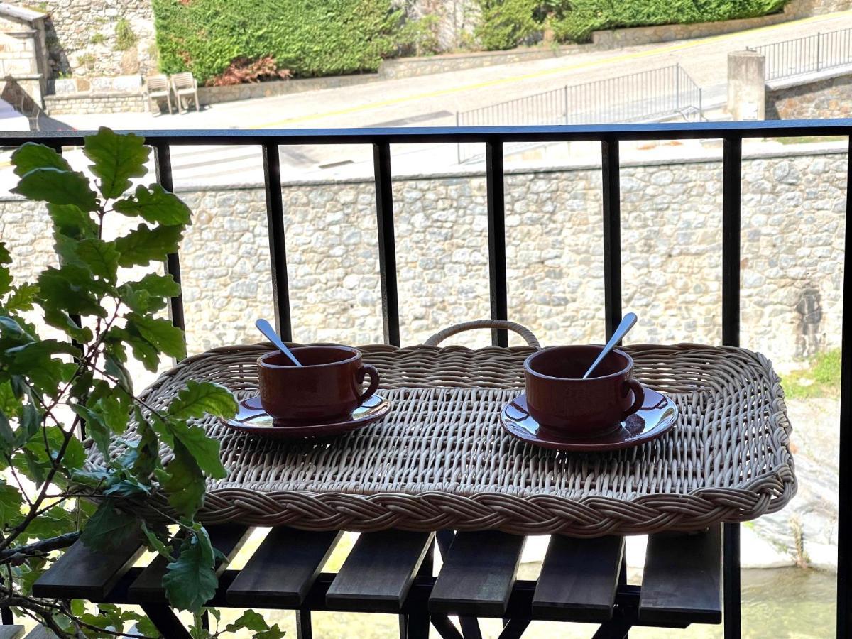 Apartamento Colgante Al Rio Con Vistas Al Puente Кампродон Екстериор снимка