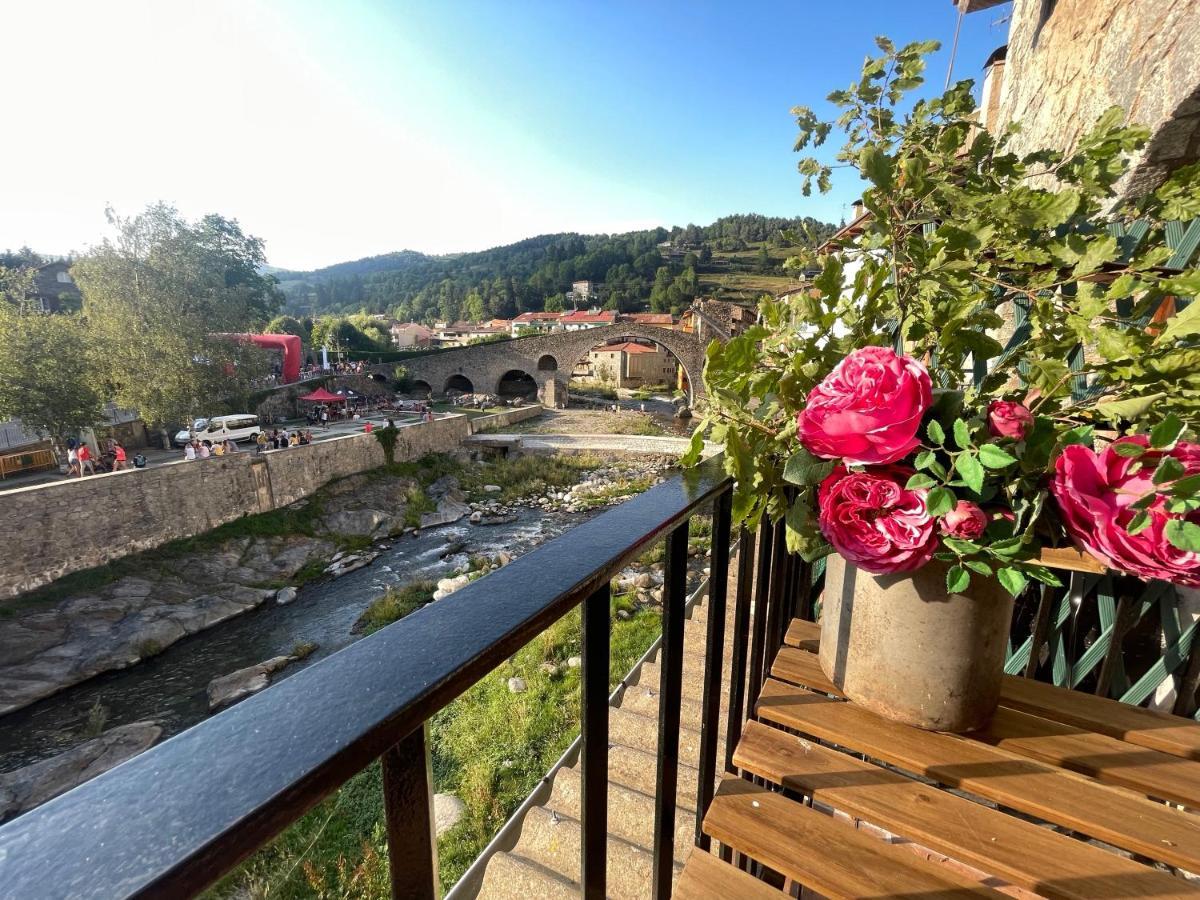Apartamento Colgante Al Rio Con Vistas Al Puente Кампродон Екстериор снимка