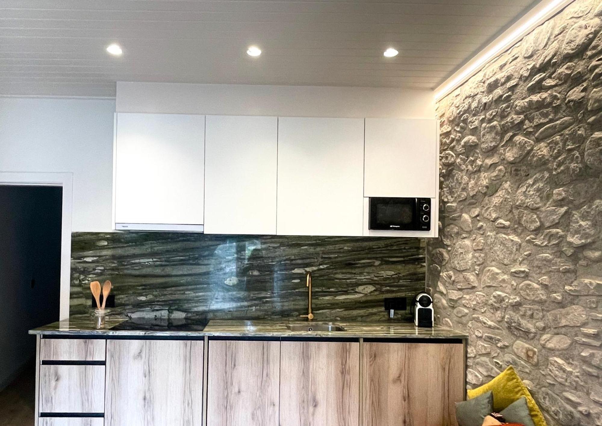Apartamento Colgante Al Rio Con Vistas Al Puente Кампродон Екстериор снимка