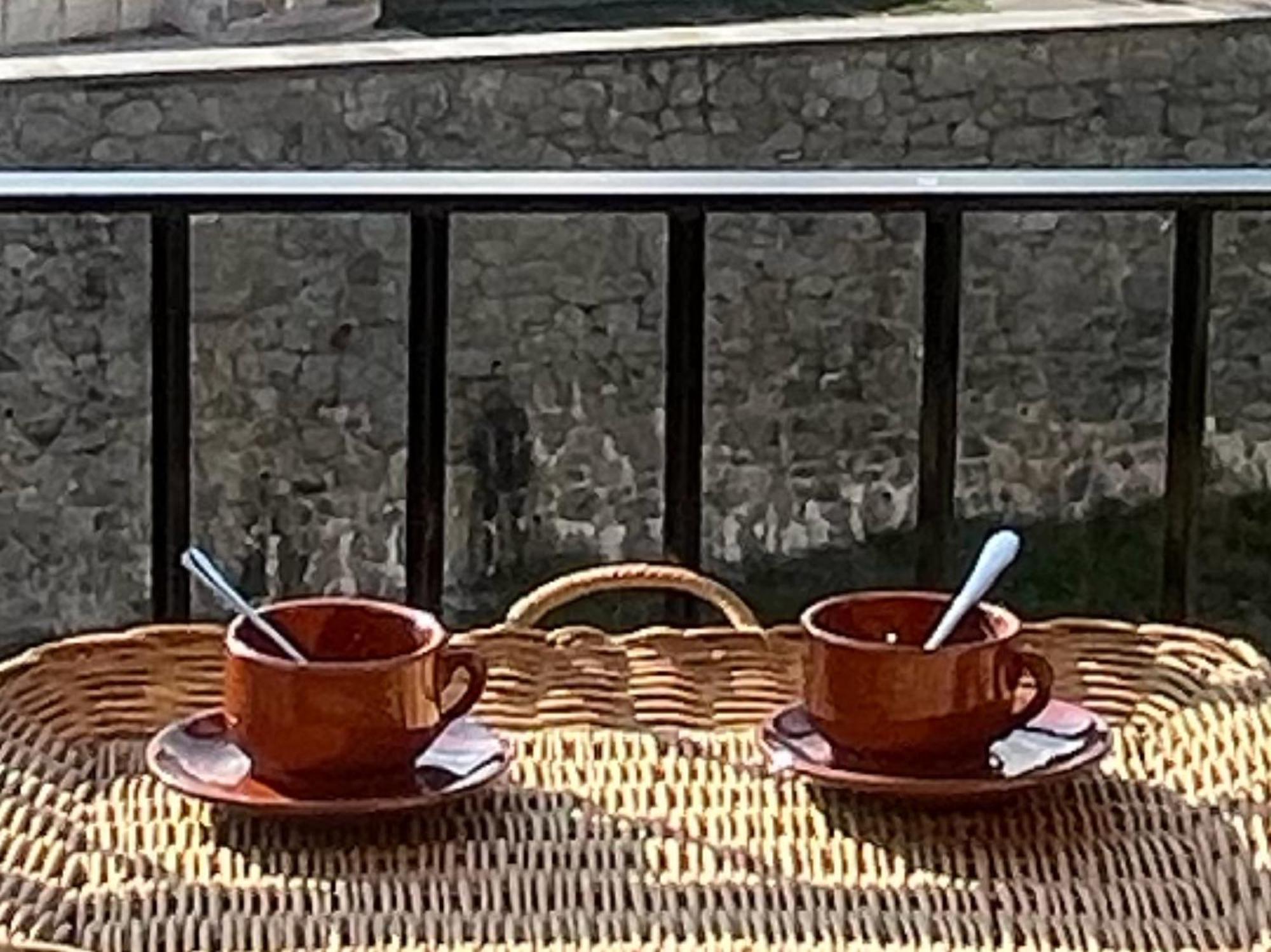 Apartamento Colgante Al Rio Con Vistas Al Puente Кампродон Екстериор снимка