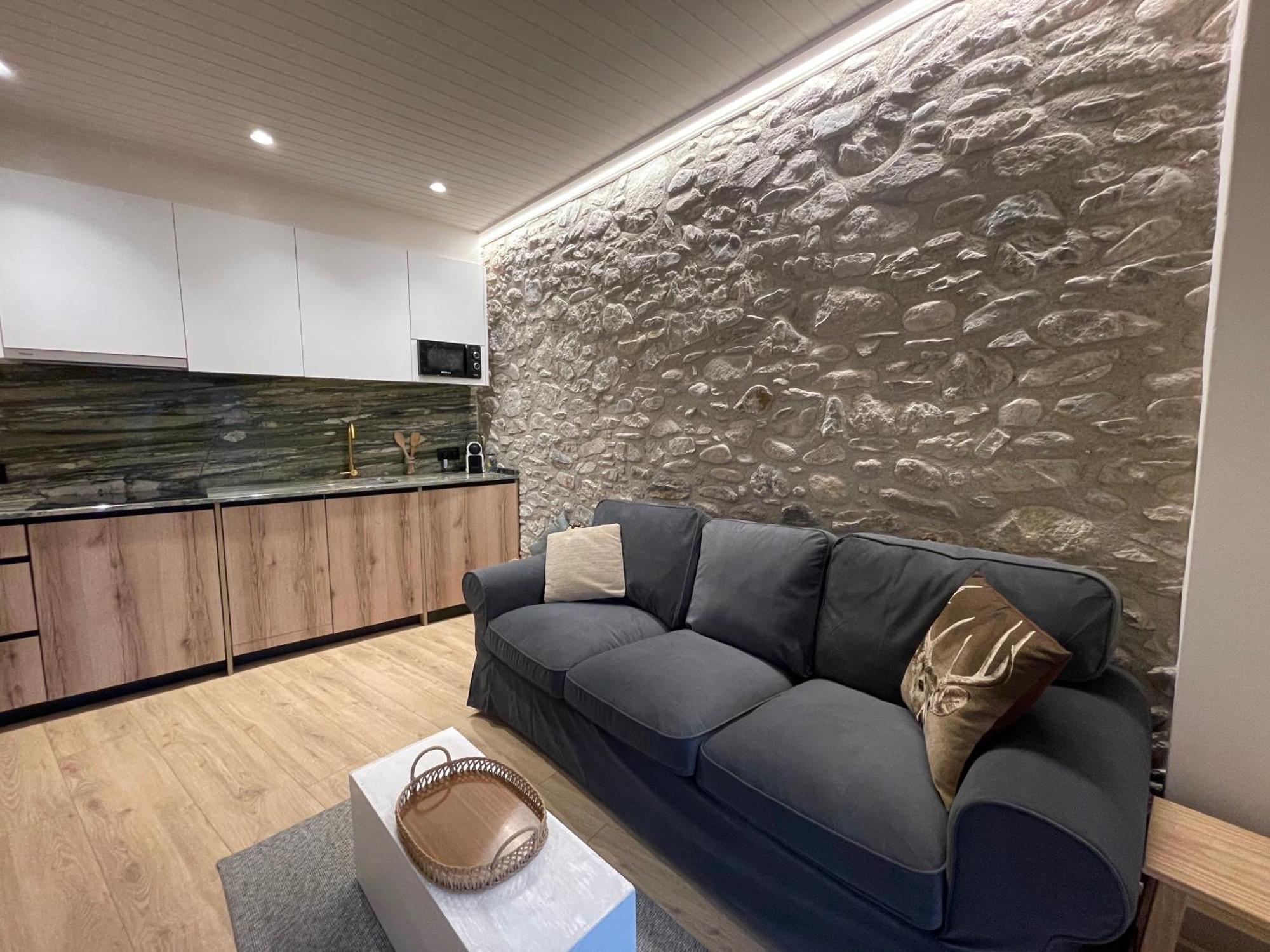Apartamento Colgante Al Rio Con Vistas Al Puente Кампродон Екстериор снимка